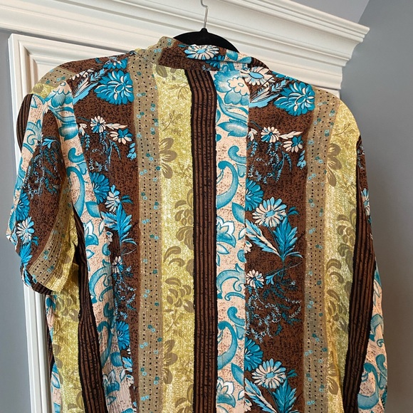 Sag harbor floral short sleeve button up - medium - Picture 2 of 2